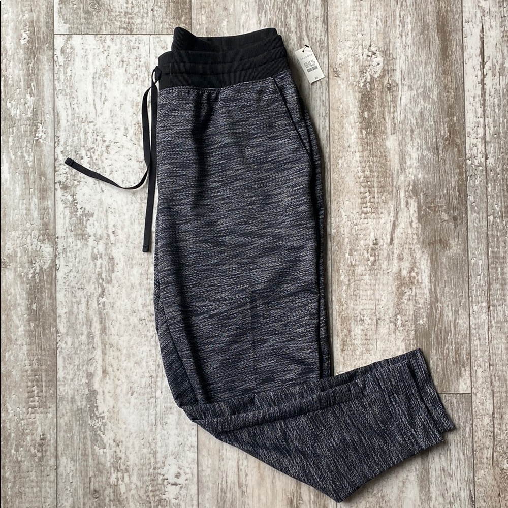 Talbots Women’s Black and Gray Tapered Sweatpants